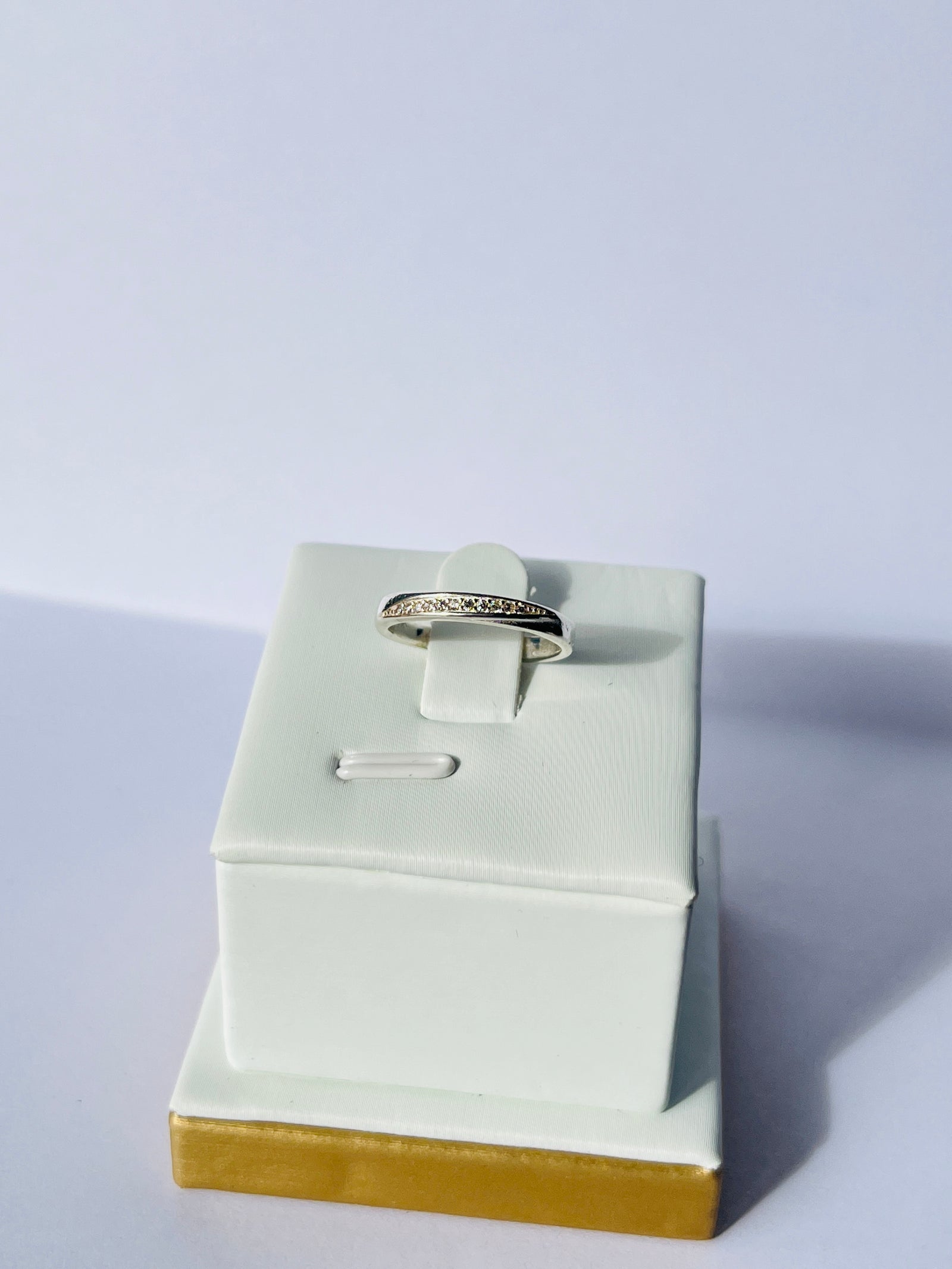 Anillo ilusión con circones