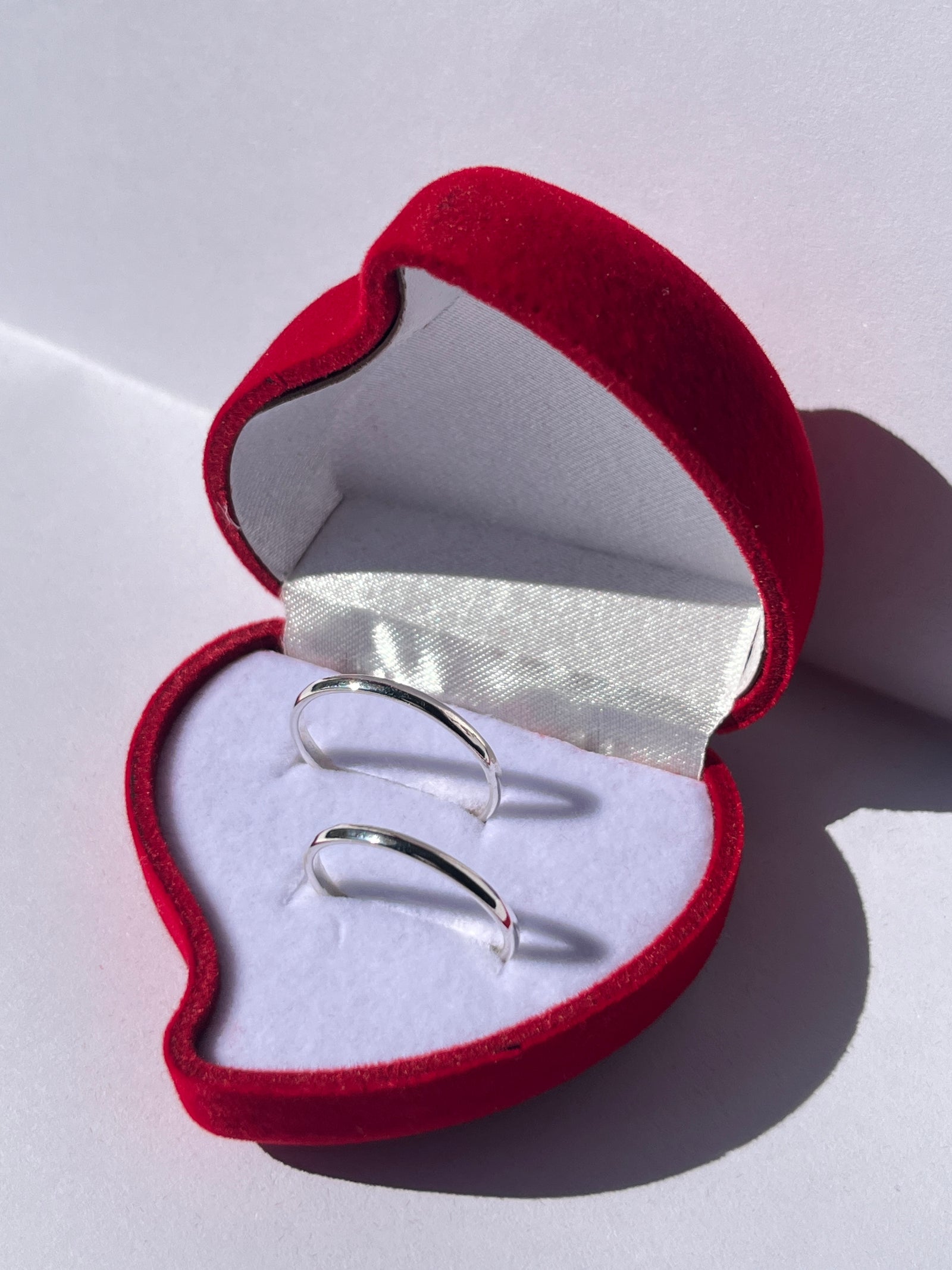 Par de anillos ilusión delgada