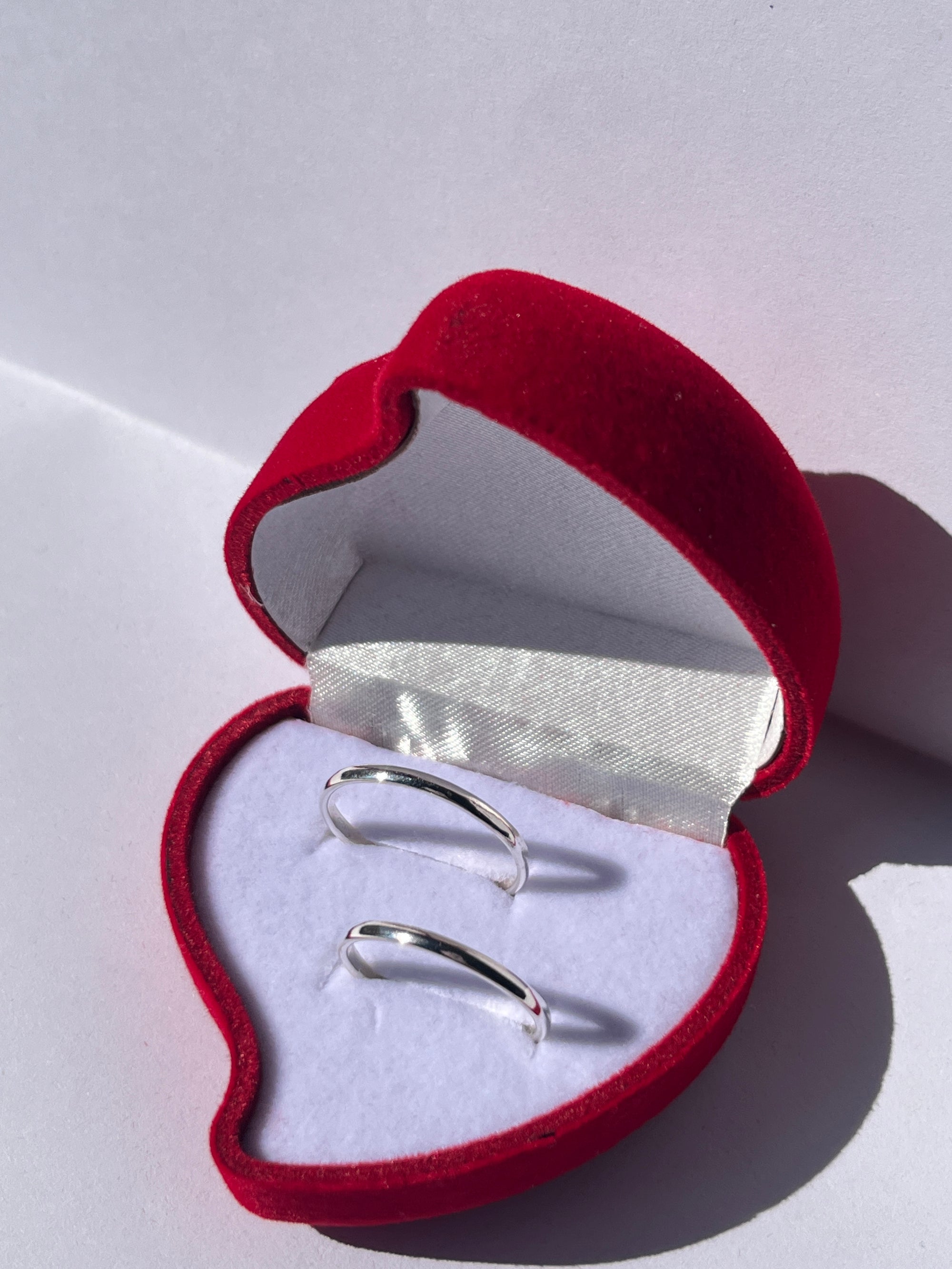 Par de anillos ilusión delgada