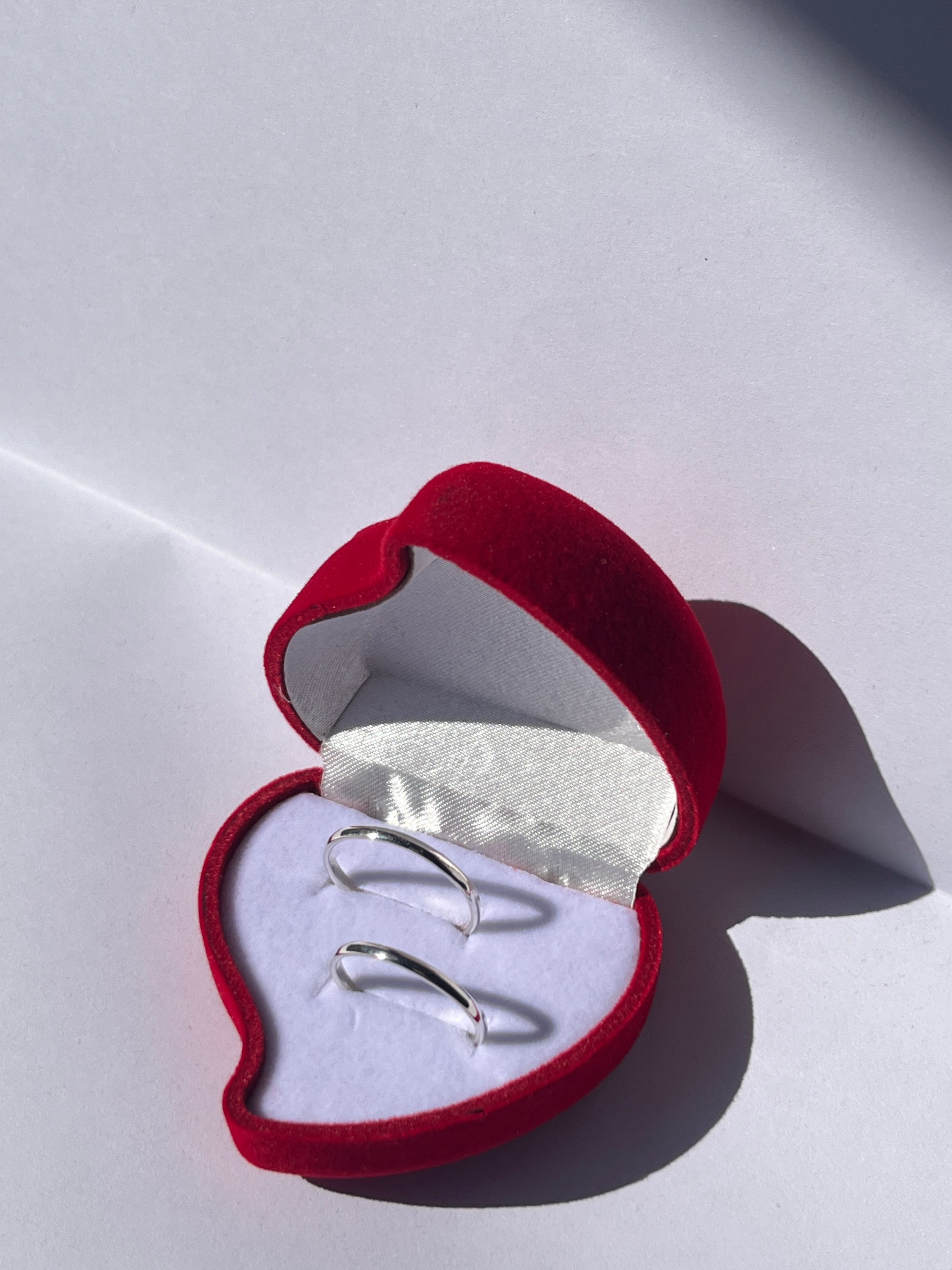 Par de anillos ilusión delgada